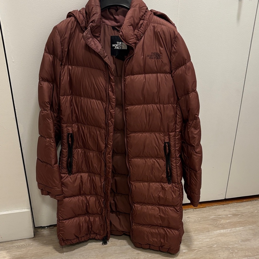 The North Face Woman’s Puffer Coat - Picture 2 of 4